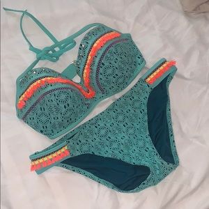 Shade & Shore Neon Fringe Bikini 34DD top, large bottom